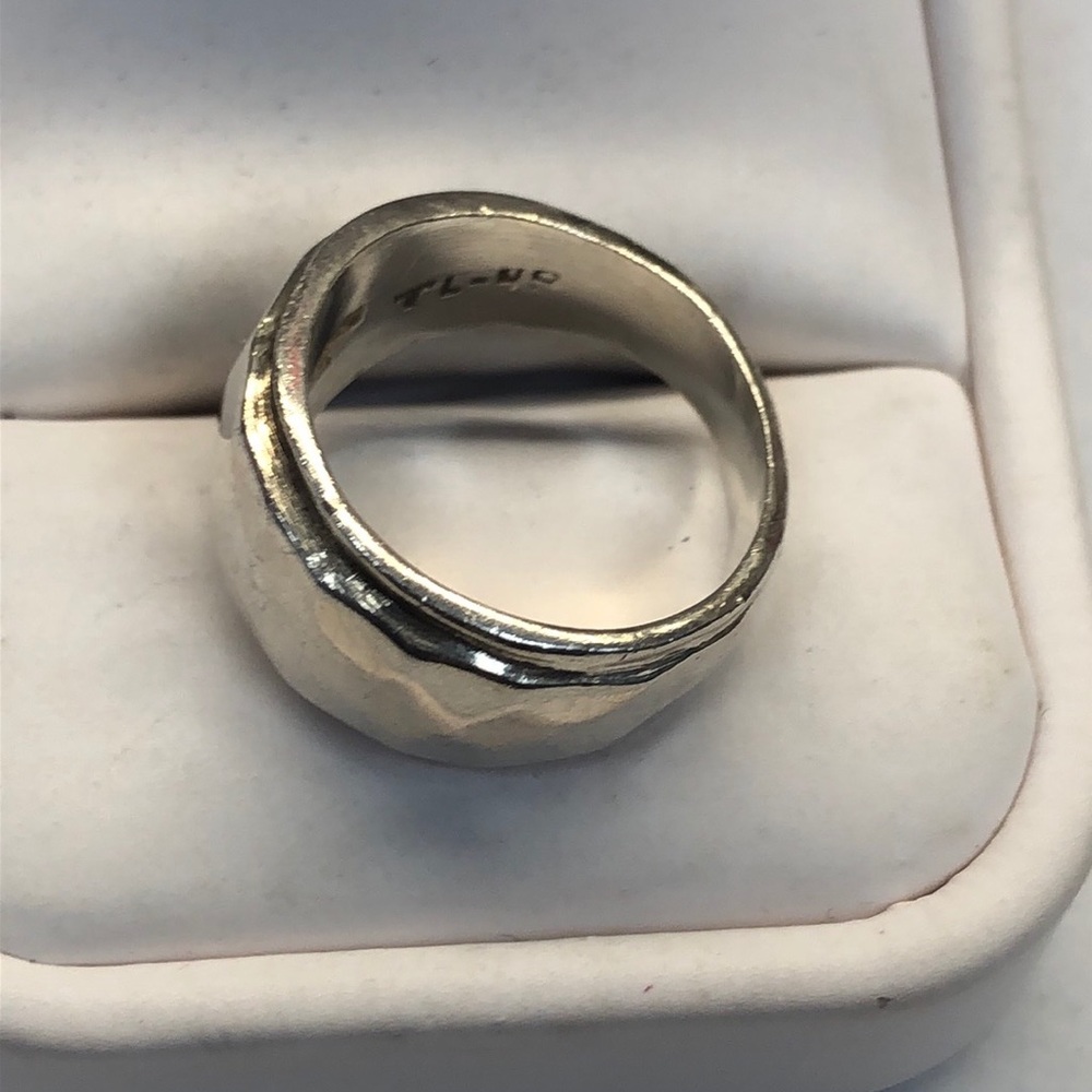 Silver Hammered Ring - image 3